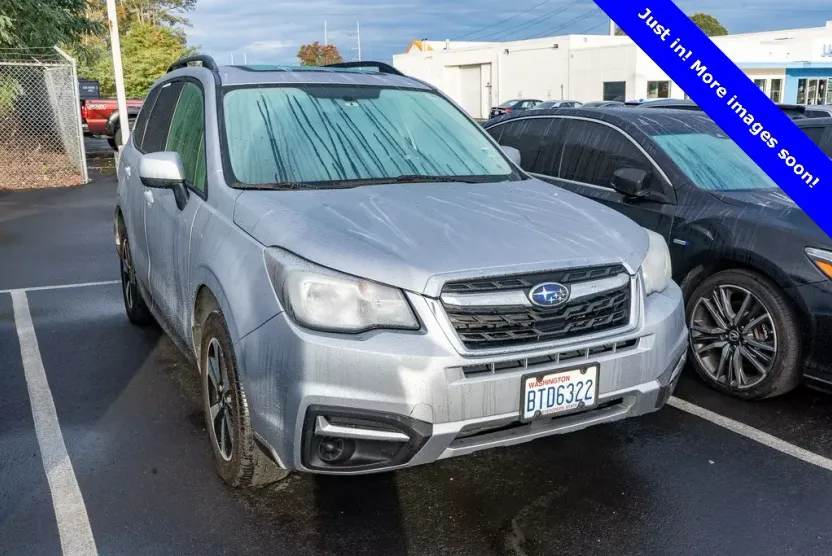 2017 Subaru Forester 2.5i Premium photo 1