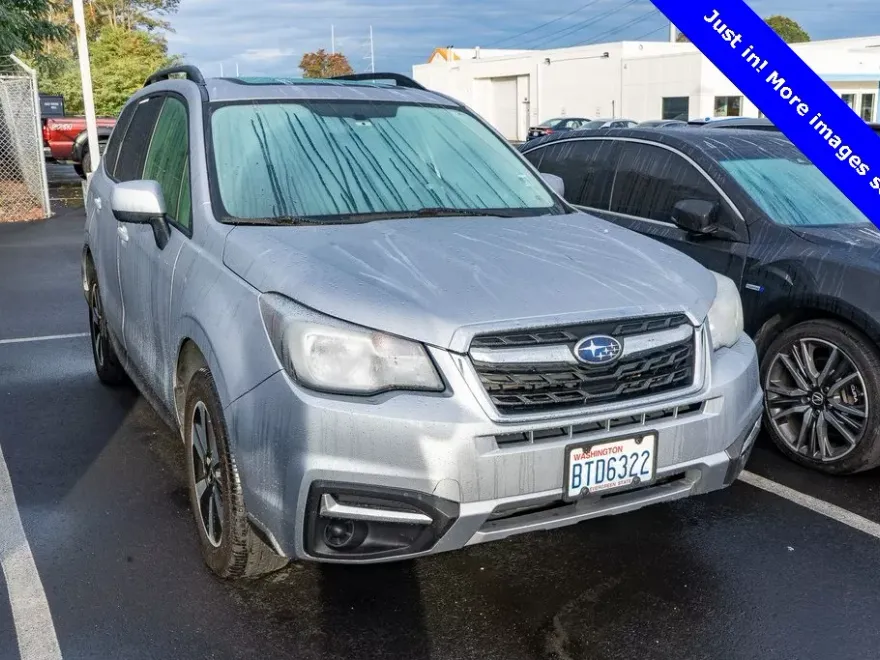 2017 Subaru Forester 2.5i Premium photo 1