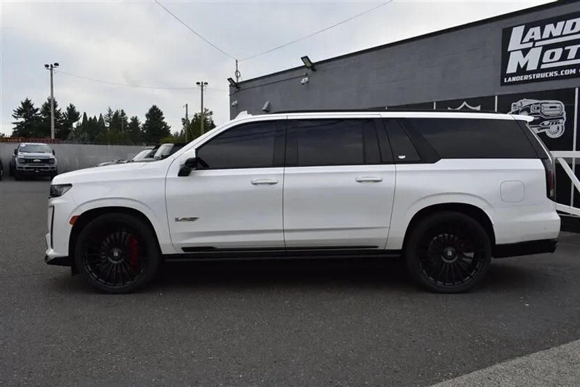 2023 Cadillac Escalade ESV photo 1