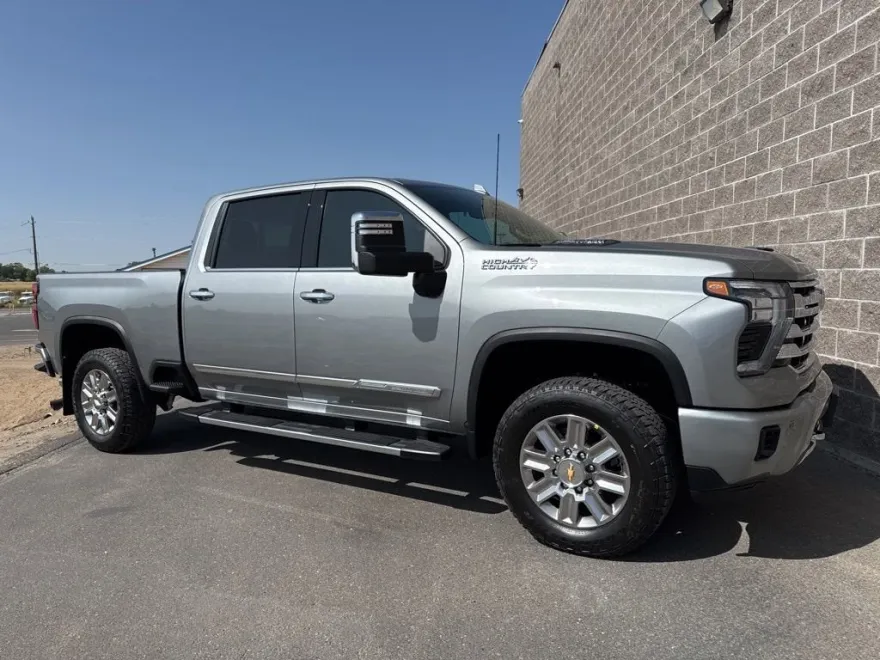 2026 Chevrolet Silverado 2500HD High Country photo 1