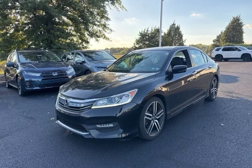 2017 Honda Accord Sport SE photo 1