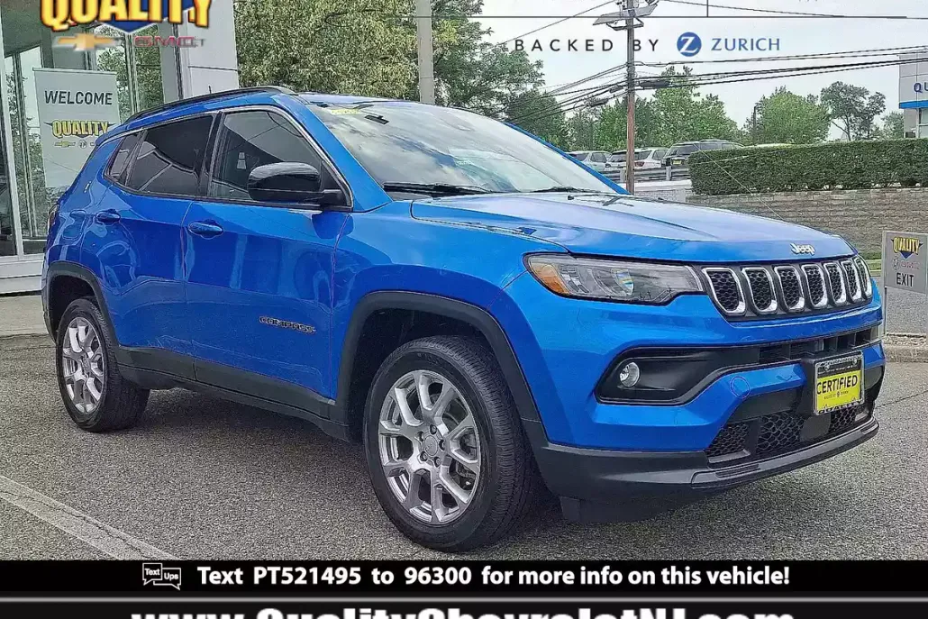 2023 Jeep Compass Latitude Lux photo 1