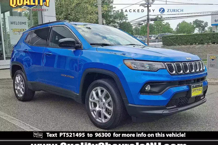 2023 Jeep Compass Latitude Lux photo 1