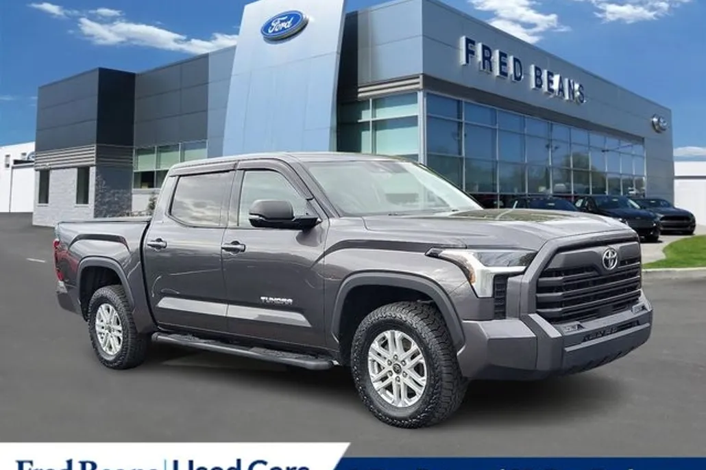 2023 Toyota Tundra SR5 photo 1
