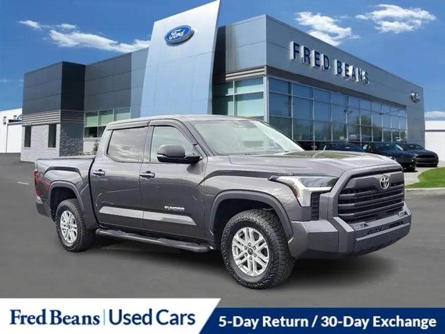 2023 Toyota Tundra SR5 photo 1