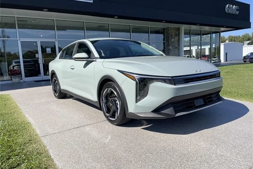 2025 Kia K4 EX photo 1