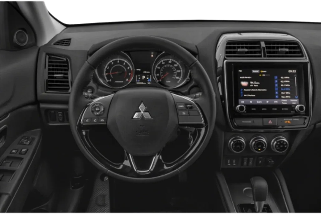 2025 Mitsubishi Outlander Sport LE photo 3