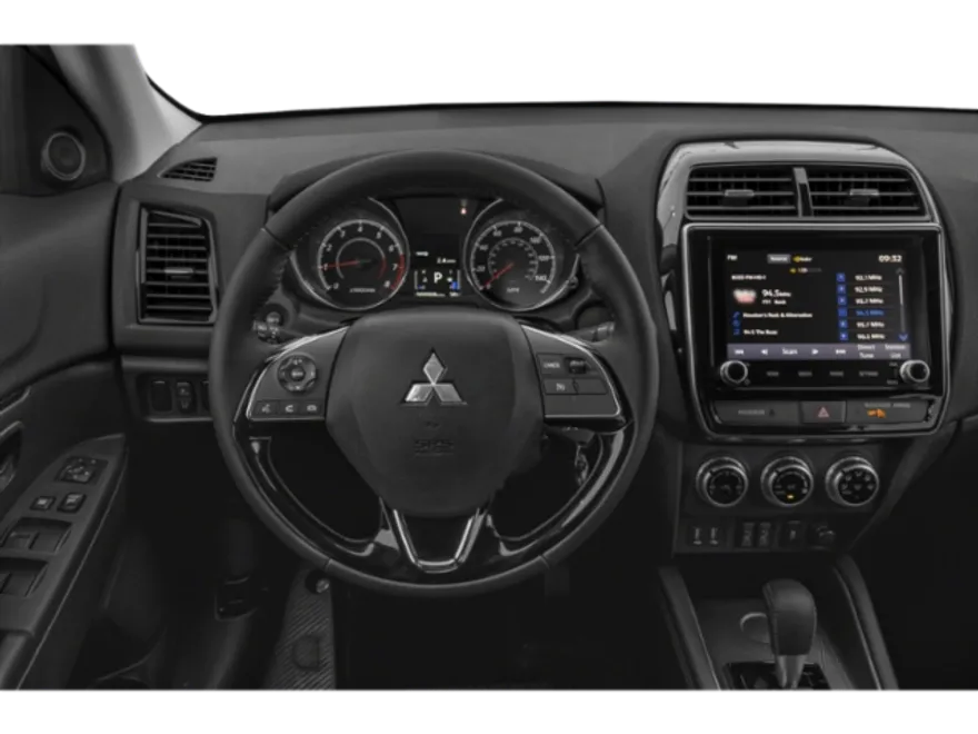 2025 Mitsubishi Outlander Sport LE photo 3