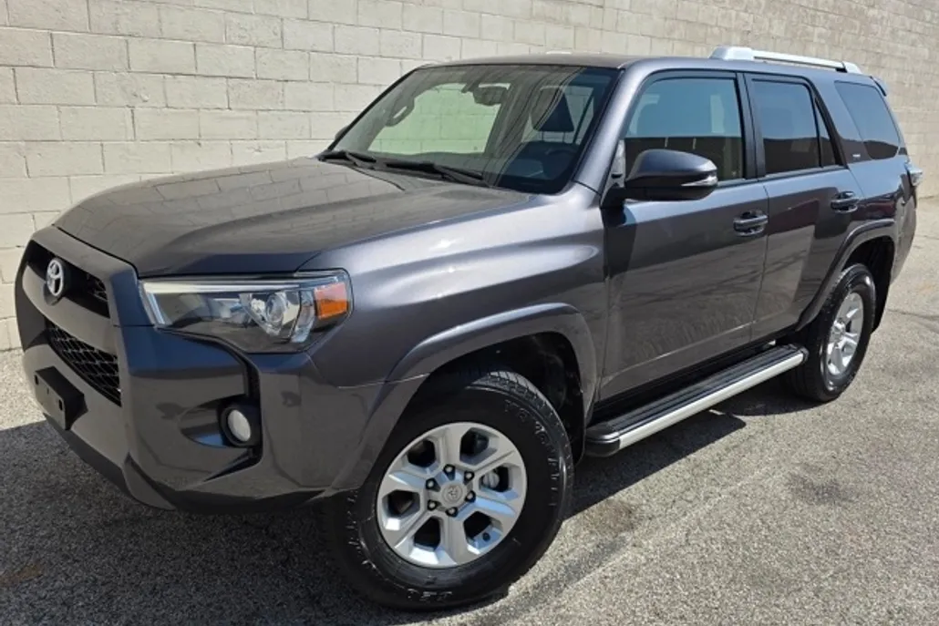 2017 Toyota 4Runner SR5 Premium photo 1