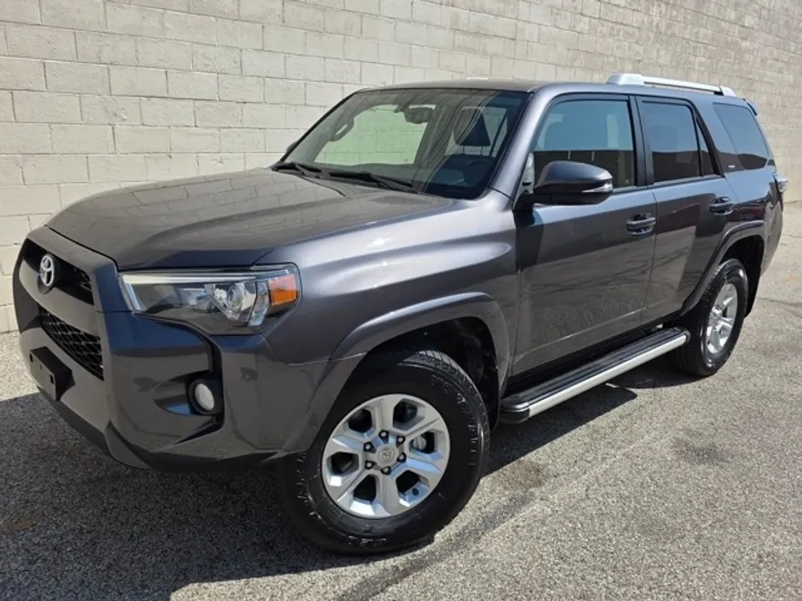 2017 Toyota 4Runner SR5 Premium photo 1