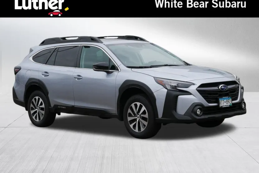 2025 Subaru Outback Premium photo 1