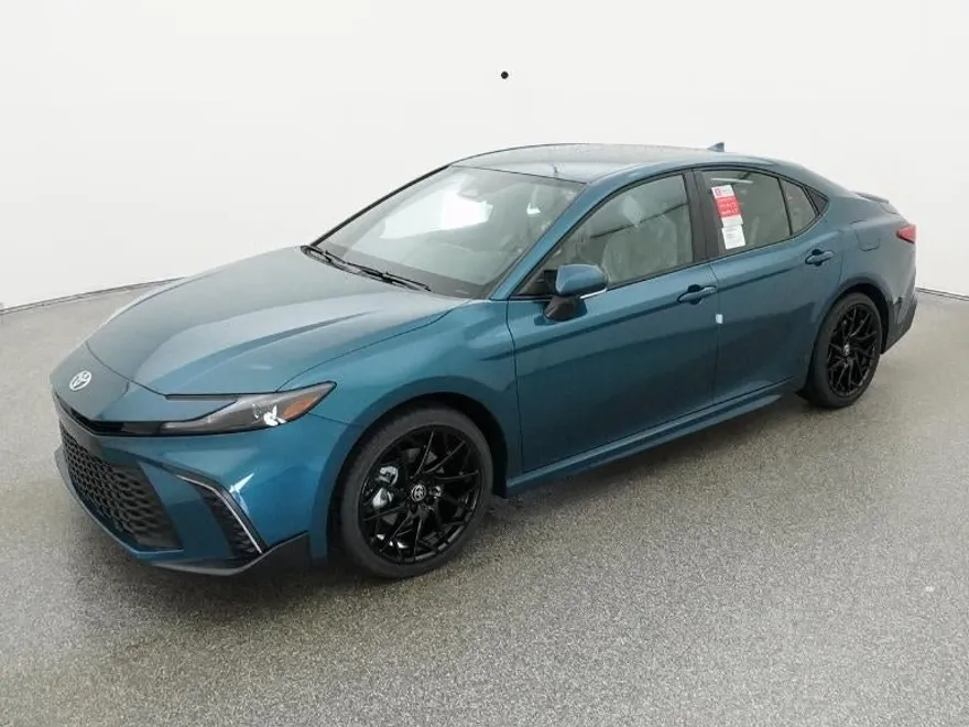 2026 Toyota Camry SE photo 1