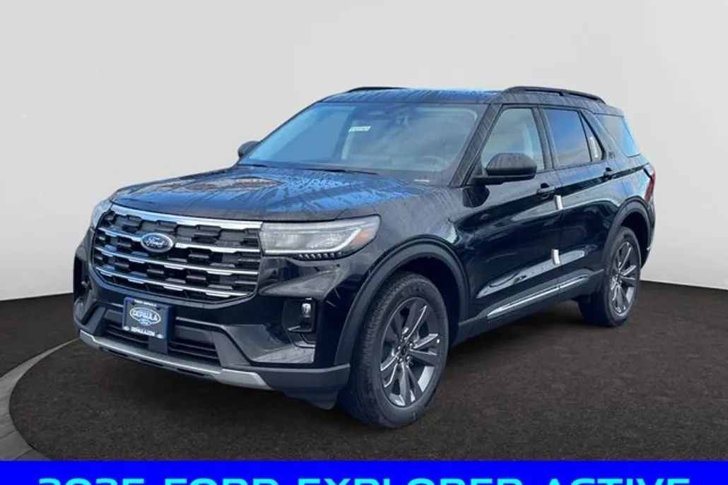 2025 Ford Explorer photo 1