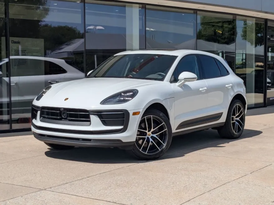 2024 Porsche Macan T photo 1