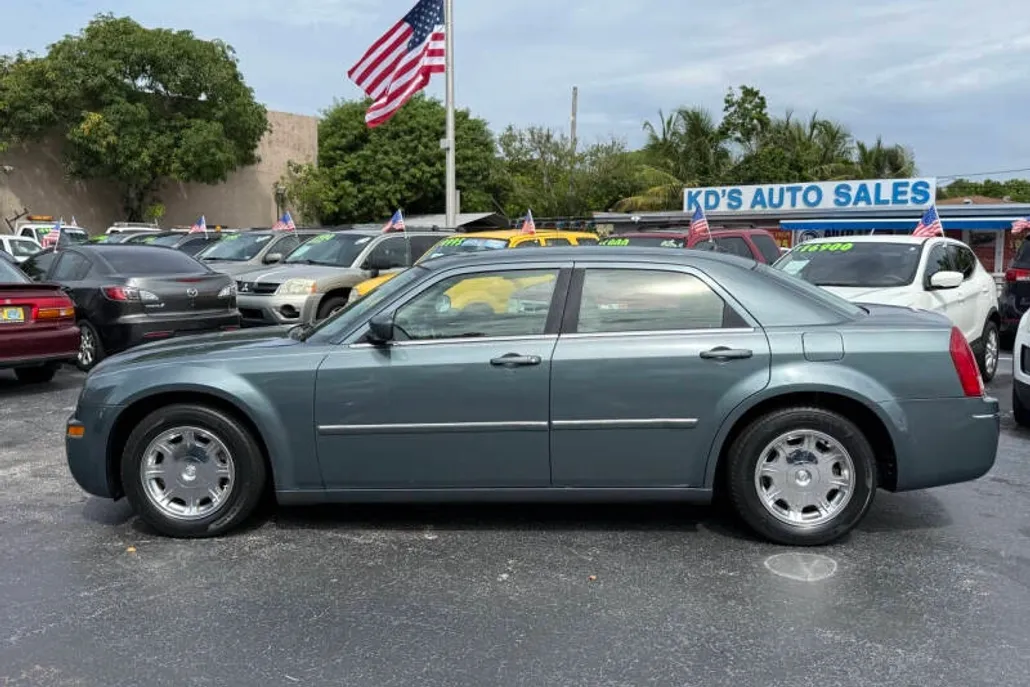 2006 Chrysler 300 Touring photo 1