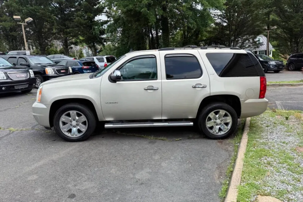 2013 Gmc Yukon SLT photo 1