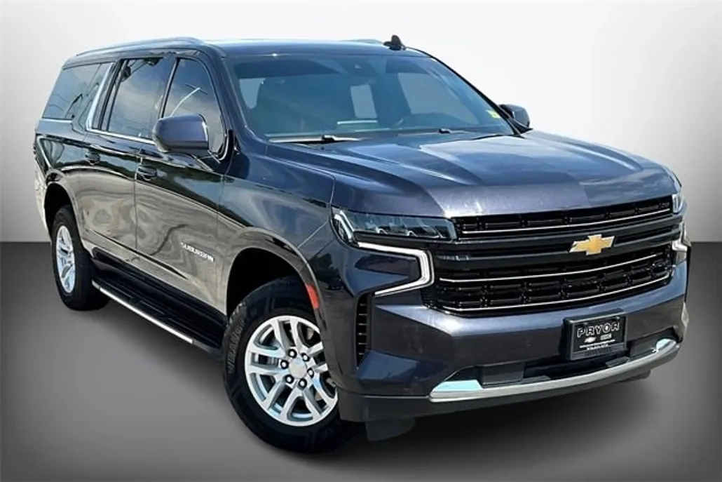 2023 Chevrolet Suburban LT photo 1