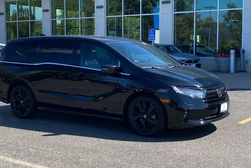 2024 Honda Odyssey Sport photo 1