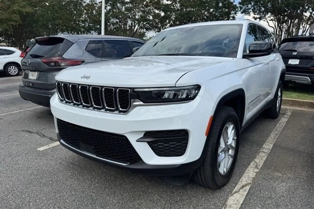 2025 Jeep Grand Cherokee Laredo X photo 1