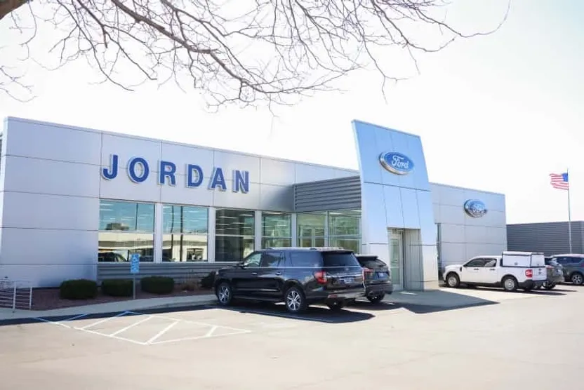 2025 Ford Explorer photo 1