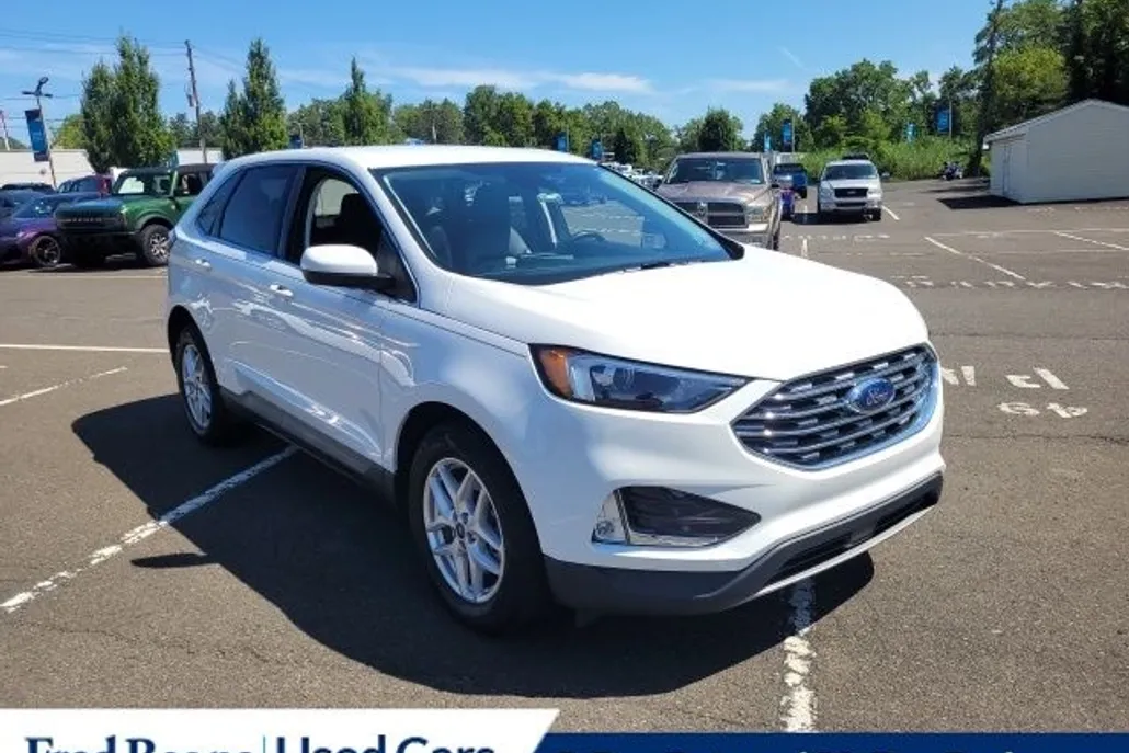 2022 Ford Edge SEL photo 1