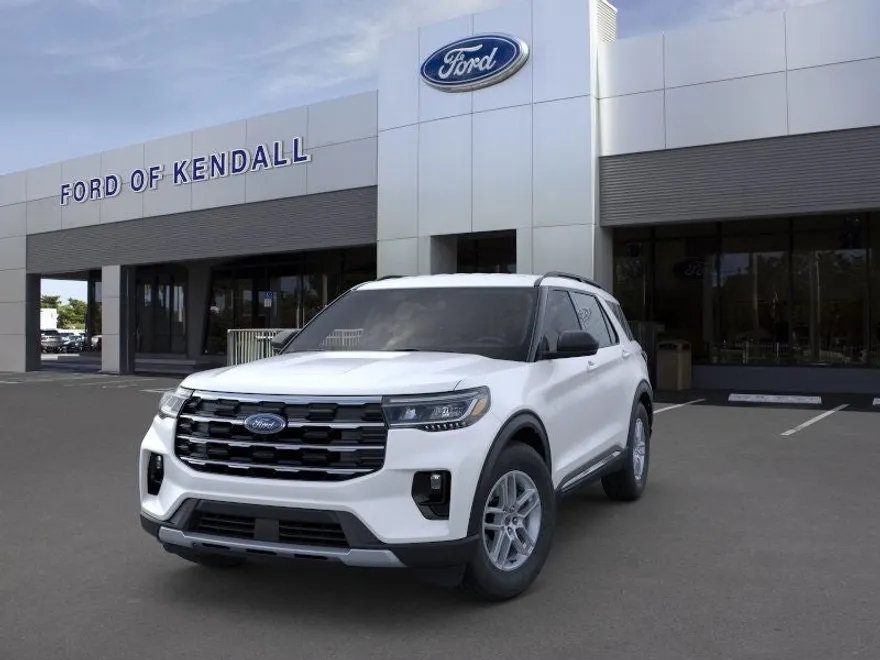 2025 Ford Explorer photo 1