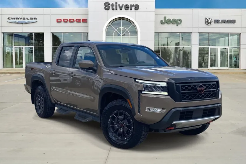 2023 Nissan Frontier PRO-4X photo 1