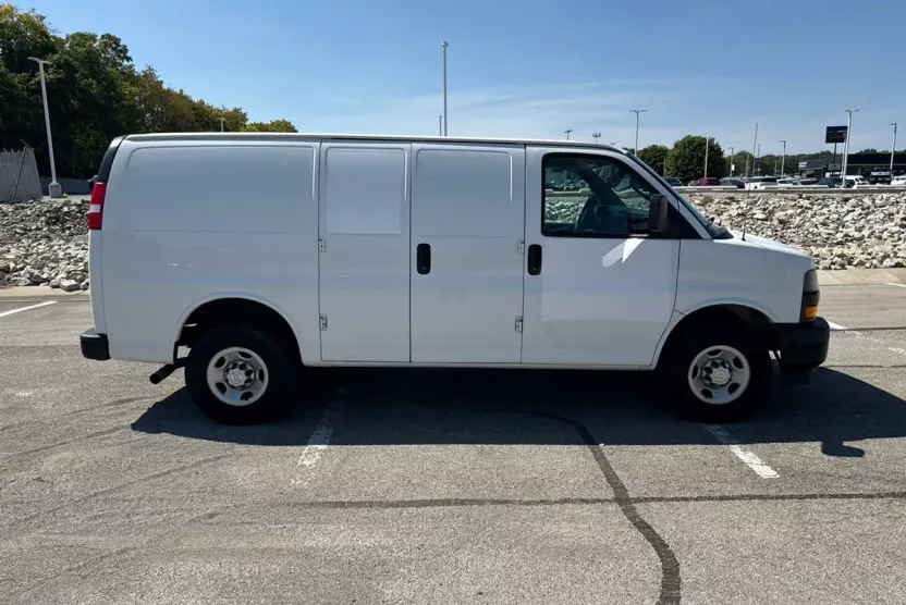 2019 Chevrolet Express 2500 Cargo Van photo 1