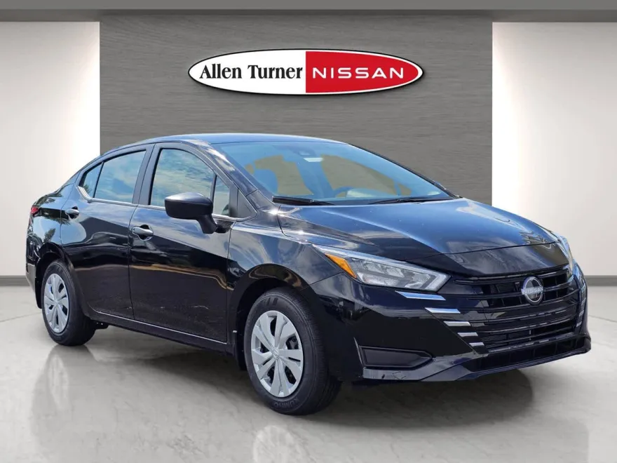 2025 Nissan Versa S photo 1