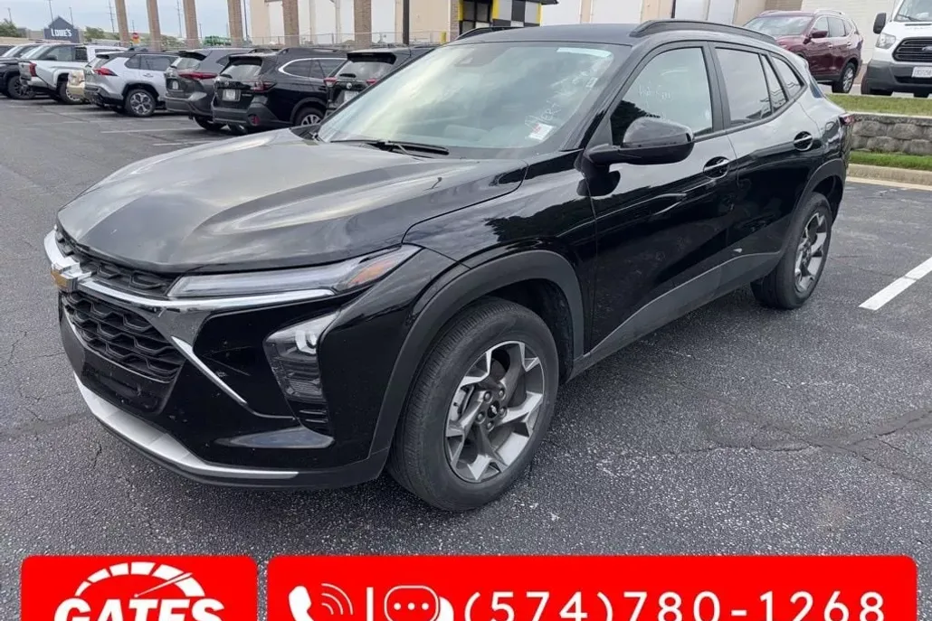 2024 Chevrolet Trax LT photo 1