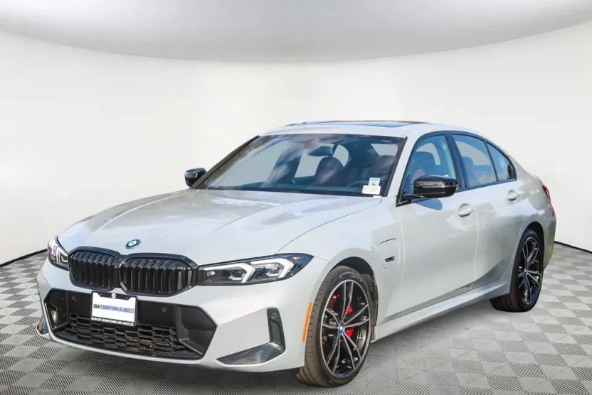 2023 Bmw 330e photo 1