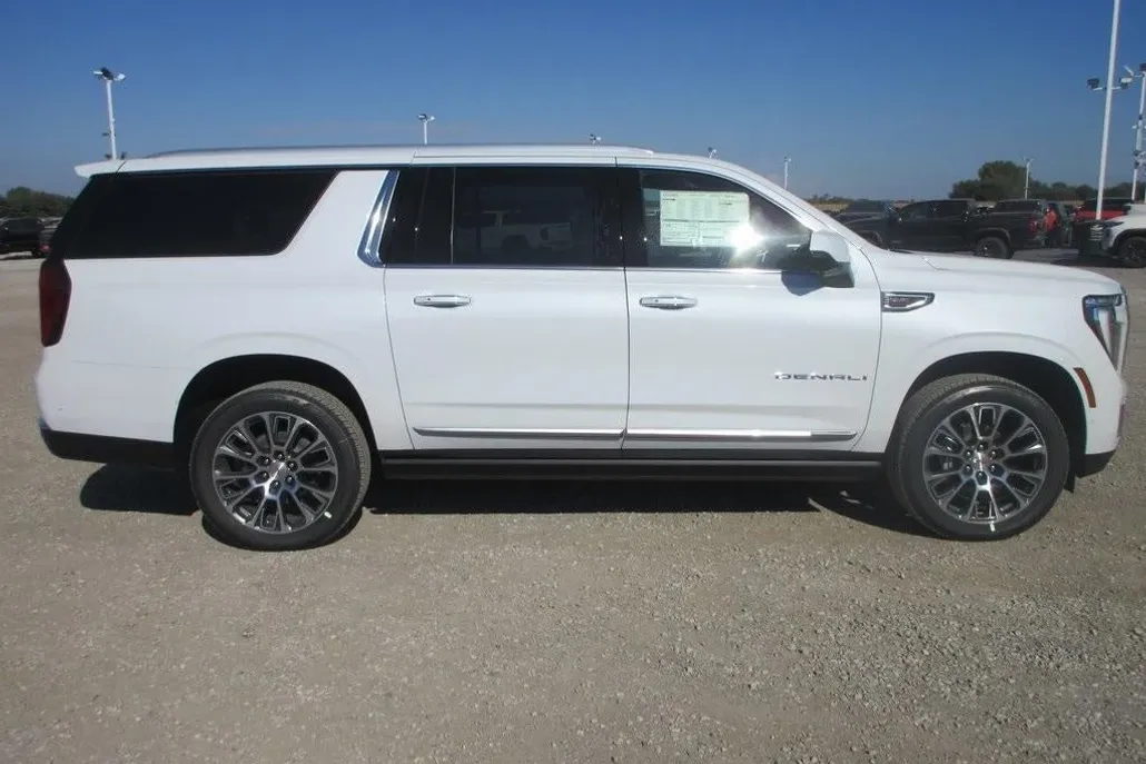 2026 Gmc Yukon XL Denali photo 1