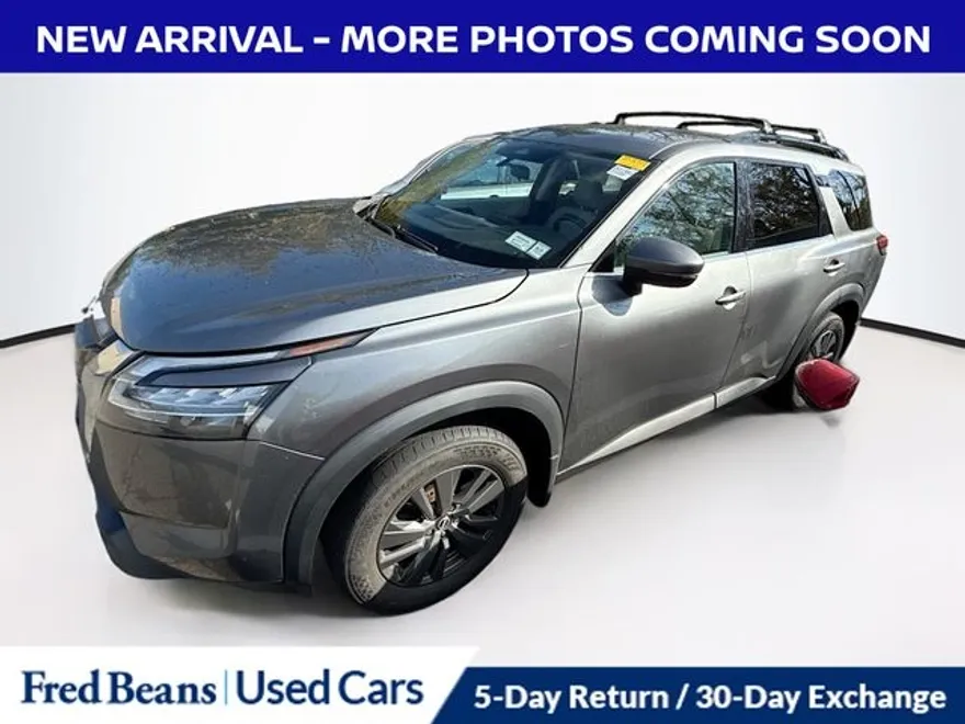 2022 Nissan Pathfinder SV photo 1