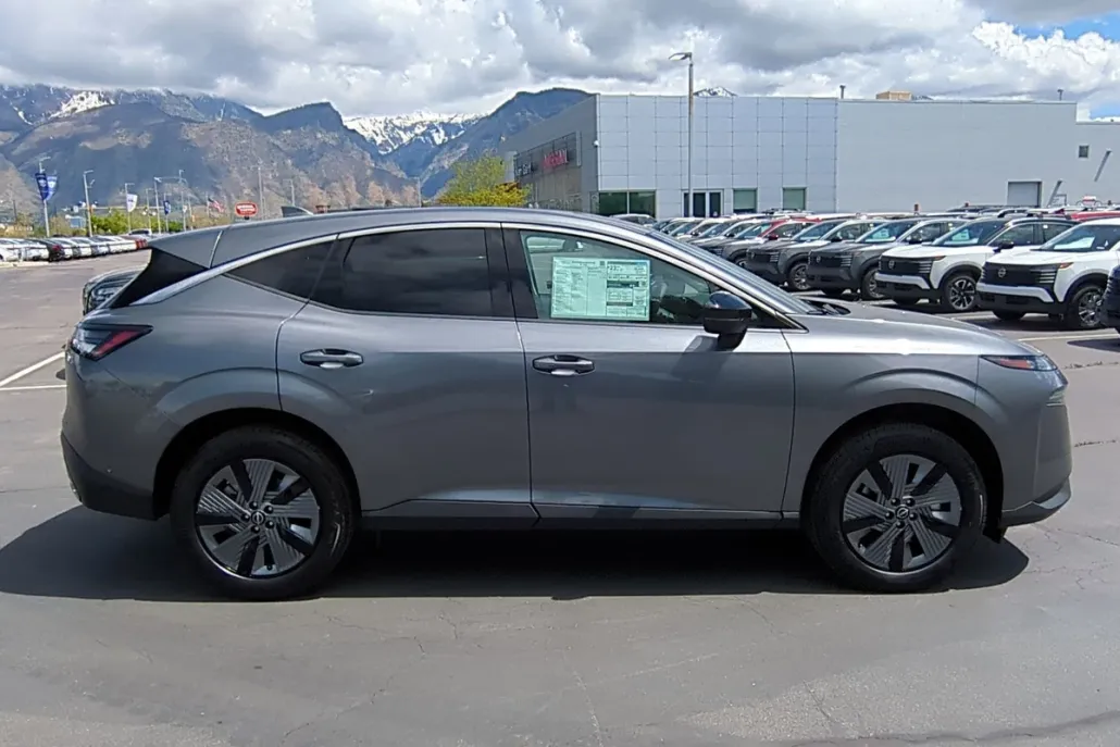 2025 Nissan Murano SL photo 1