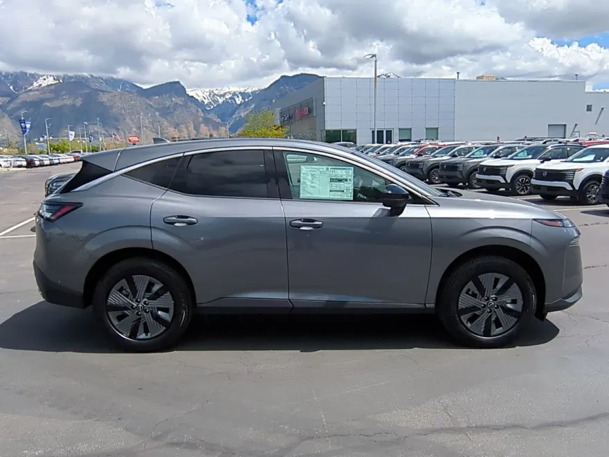 2025 Nissan Murano SL photo 1