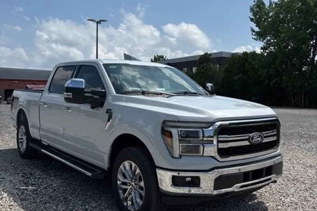 2025 Ford F-150 Lariat photo 1
