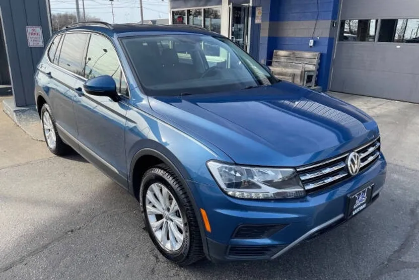 2018 Volkswagen Tiguan SEL photo 1
