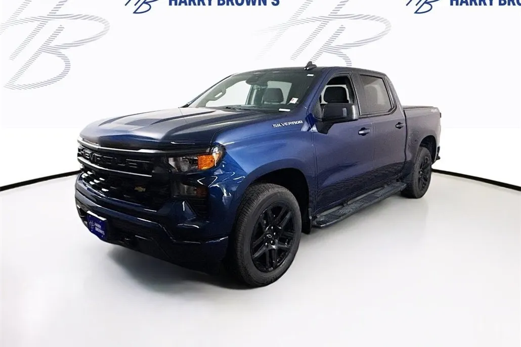 2023 Chevrolet Silverado 1500 Custom photo 1