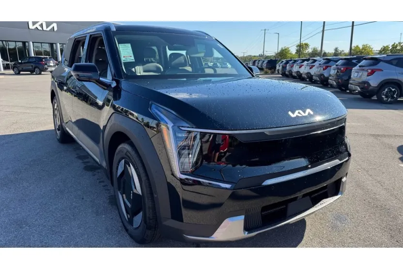 2026 Kia EV9 Wind photo 1