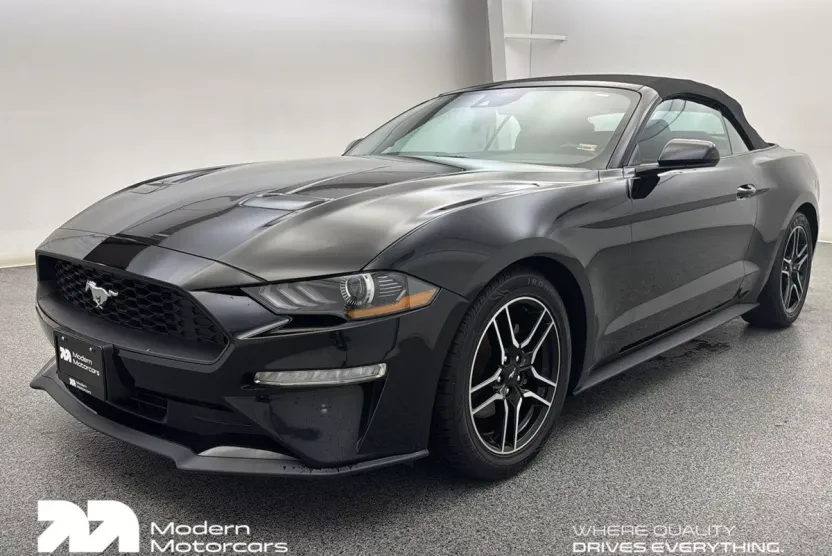 2022 Ford Mustang EcoBoost Premium photo 1