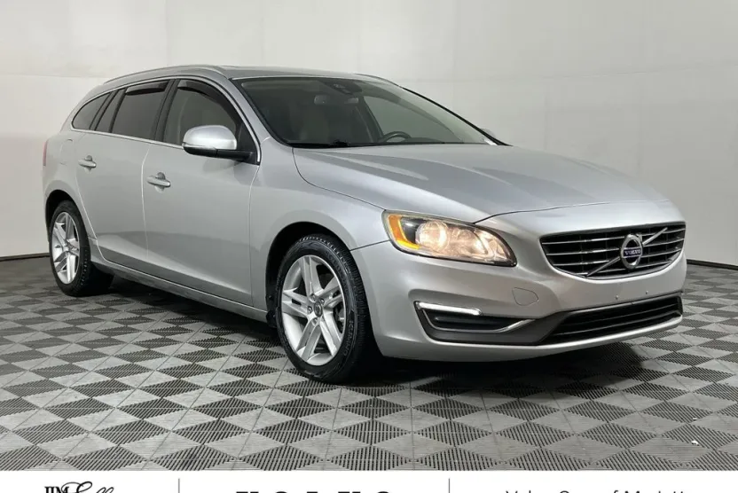 2015 Volvo V60 T5 Drive-E Platinum photo 1