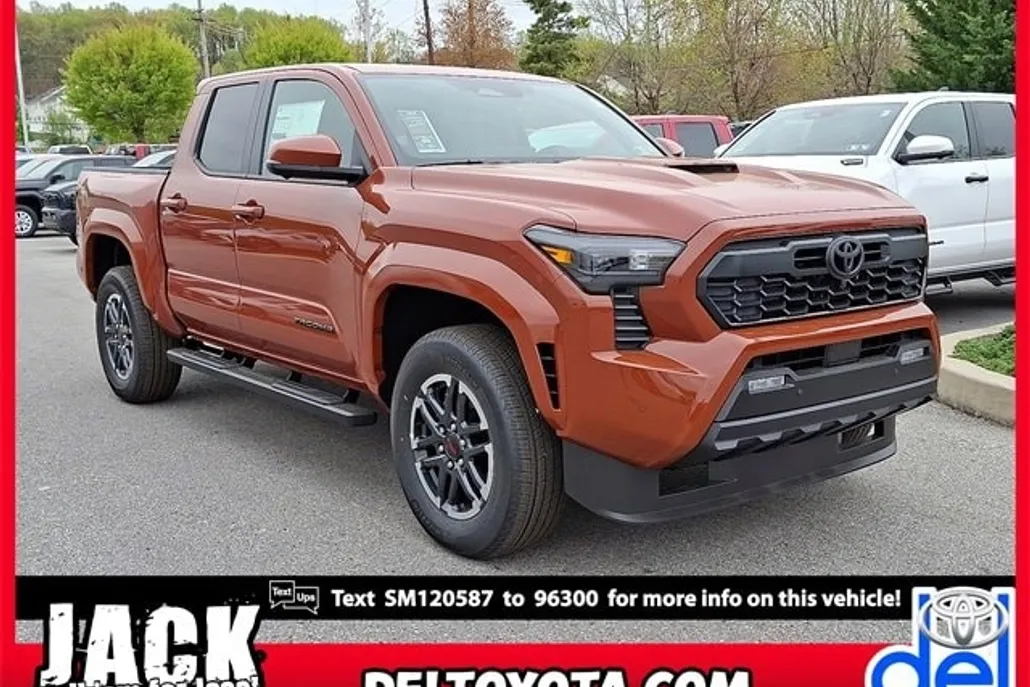 2025 Toyota Tacoma TRD Sport photo 1