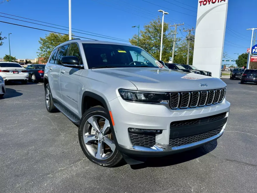 2023 Jeep Grand Cherokee Limited photo 1