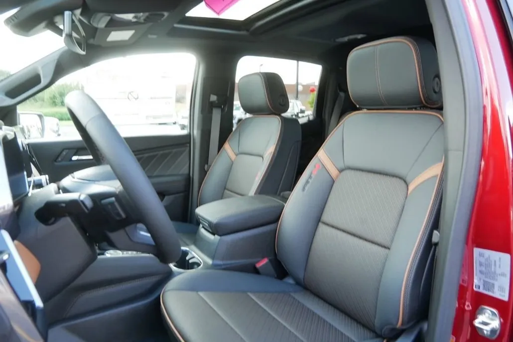 2026 Gmc Canyon AT4 photo 1