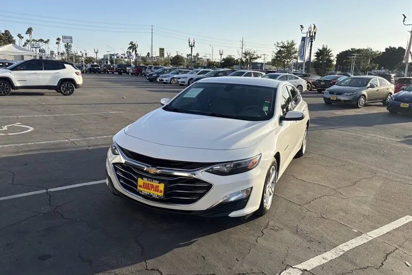 2020 Chevrolet Malibu LS photo 1