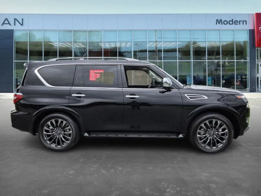 2024 Nissan Armada Platinum photo 1