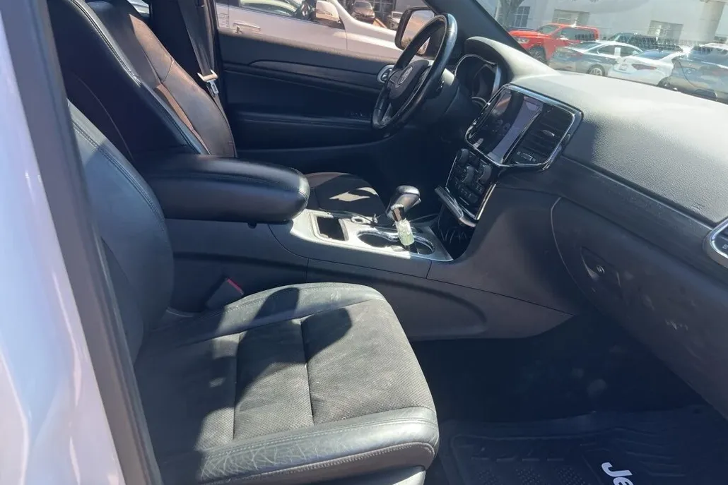 2020 Jeep Grand Cherokee Altitude photo 1