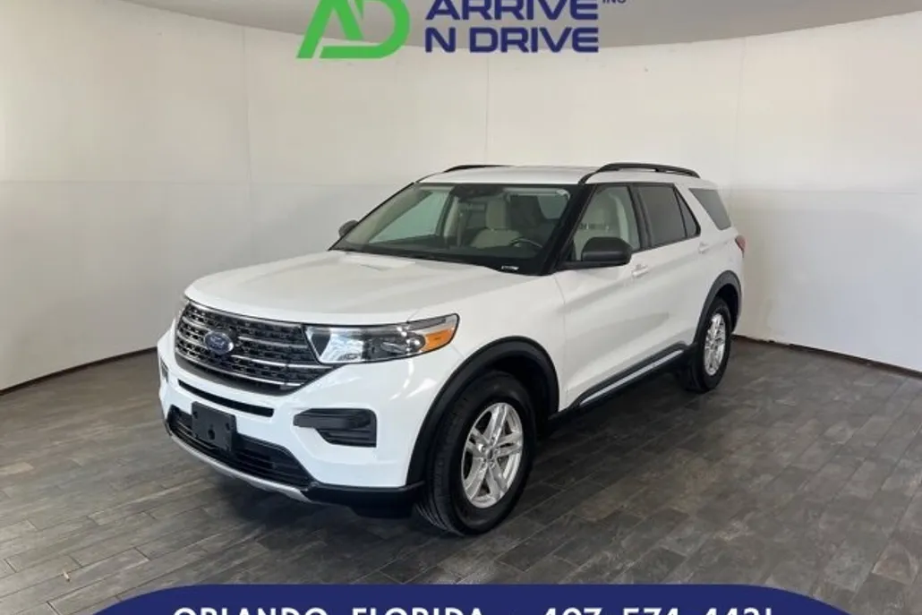 2021 Ford Explorer XLT photo 1
