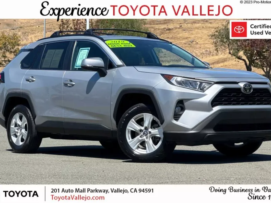 2019 Toyota RAV4 XLE Premium photo 1