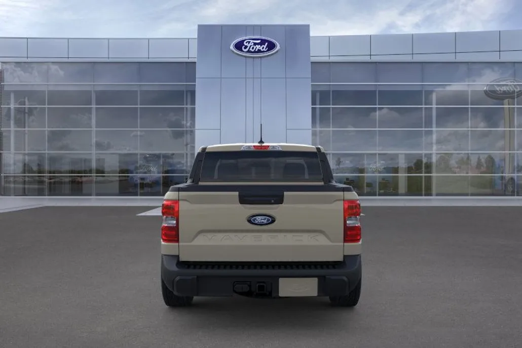 2025 Ford Maverick XLT photo 1